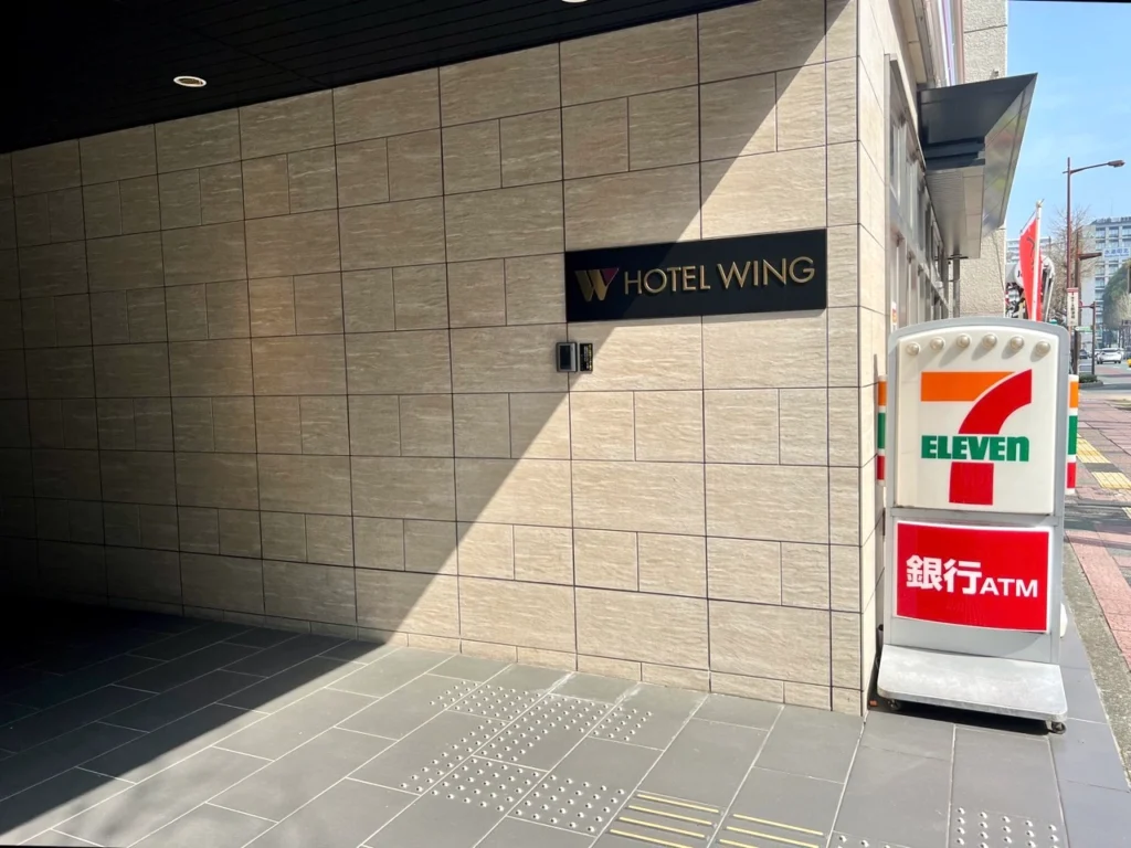 KOKO HOTEL 樓下 7-11