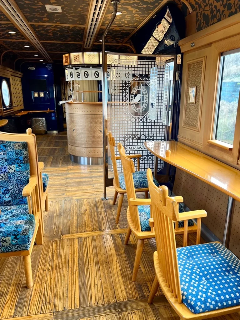 翡翠山翡翠列車 面窗座位