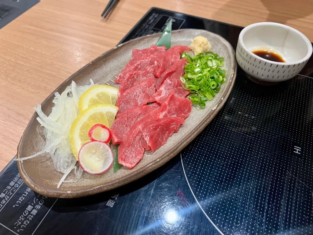 一藤牛腸鍋 馬肉生魚片